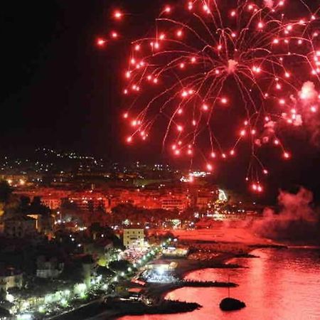 Appartamento Incantevole In Piazza Bresca, San Remo Exterior foto