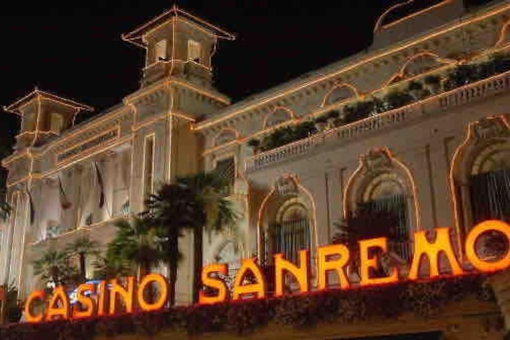 Appartamento Incantevole In Piazza Bresca, San Remo Exterior foto